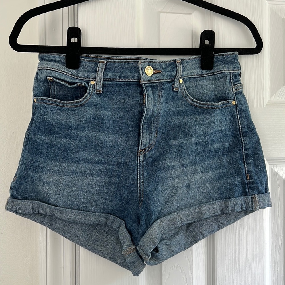 Womens guess denim shorts size 31